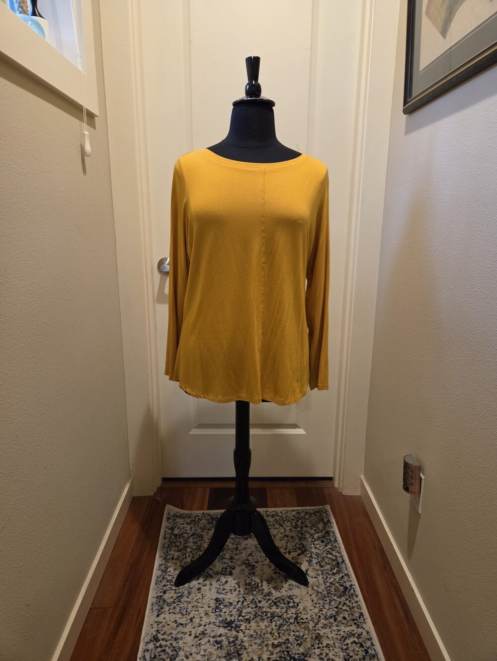 Jones New York Women's Mustard Long-Sleeve Swing Top